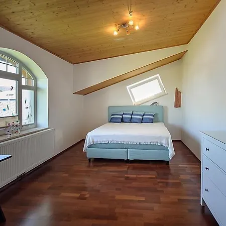 Luxury Loft Near The Lake, Apartman