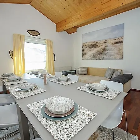 Luxury Loft Near The Lake, Lejlighed *