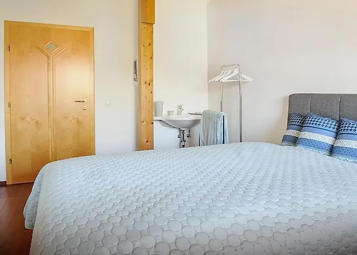 Luxury Loft Near The Lake,